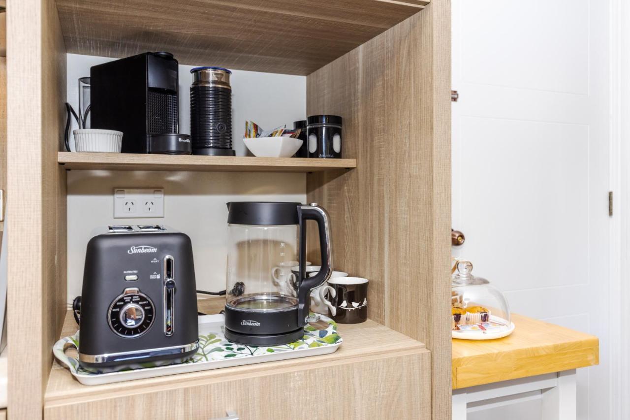 Sweet Magnolia 1 Or 2 Bedroom Suite St Kilda Cambridge With Complimentary Continental Breakfast Exteriér fotografie