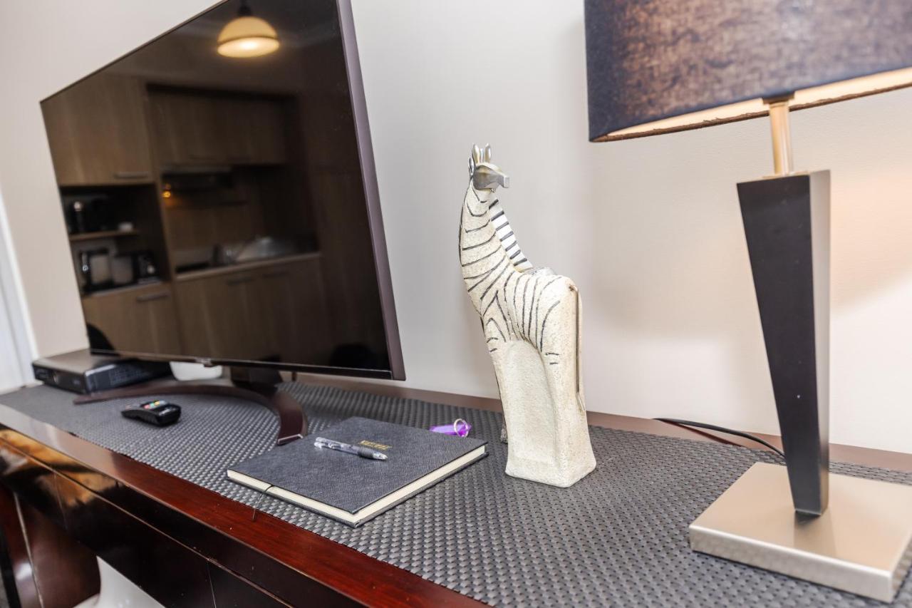 Sweet Magnolia 1 Or 2 Bedroom Suite St Kilda Cambridge With Complimentary Continental Breakfast Exteriér fotografie