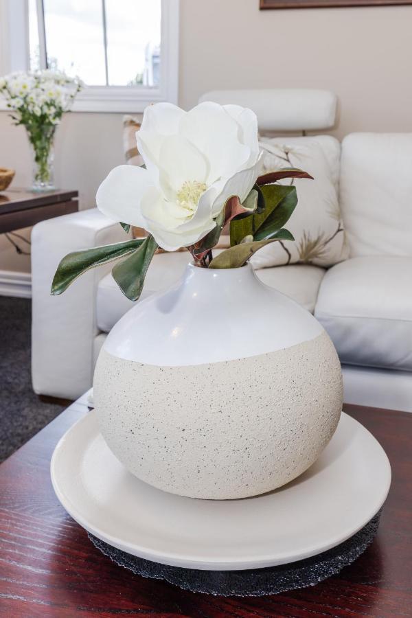 Sweet Magnolia 1 Or 2 Bedroom Suite St Kilda Cambridge With Complimentary Continental Breakfast Exteriér fotografie